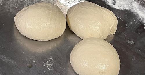 Ζύμη Πίτσας με προζύμι…είναι ακόμα πιο ελαστική